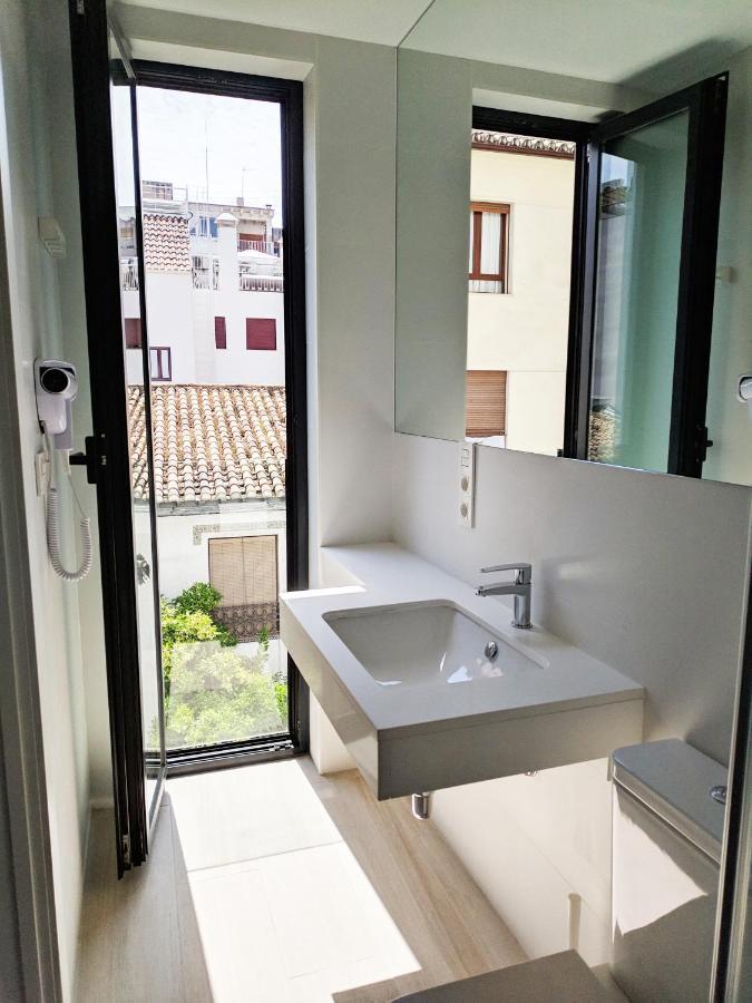 Broz Hostel Granada Bagian luar foto